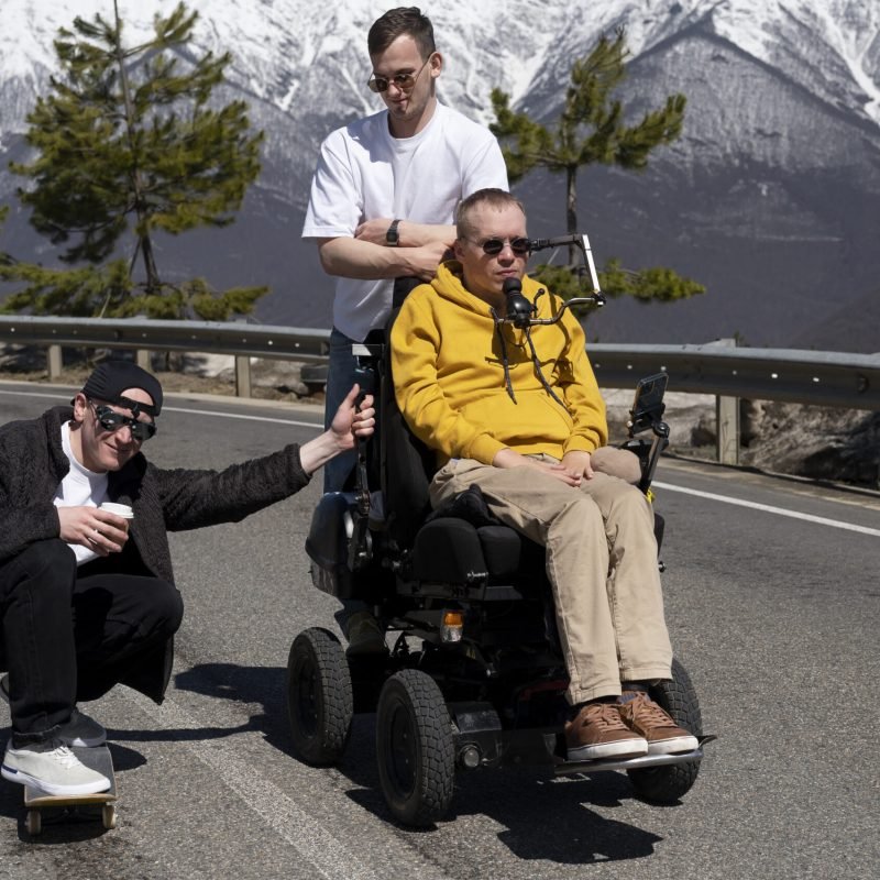 full-shot-friends-spending-time-nature